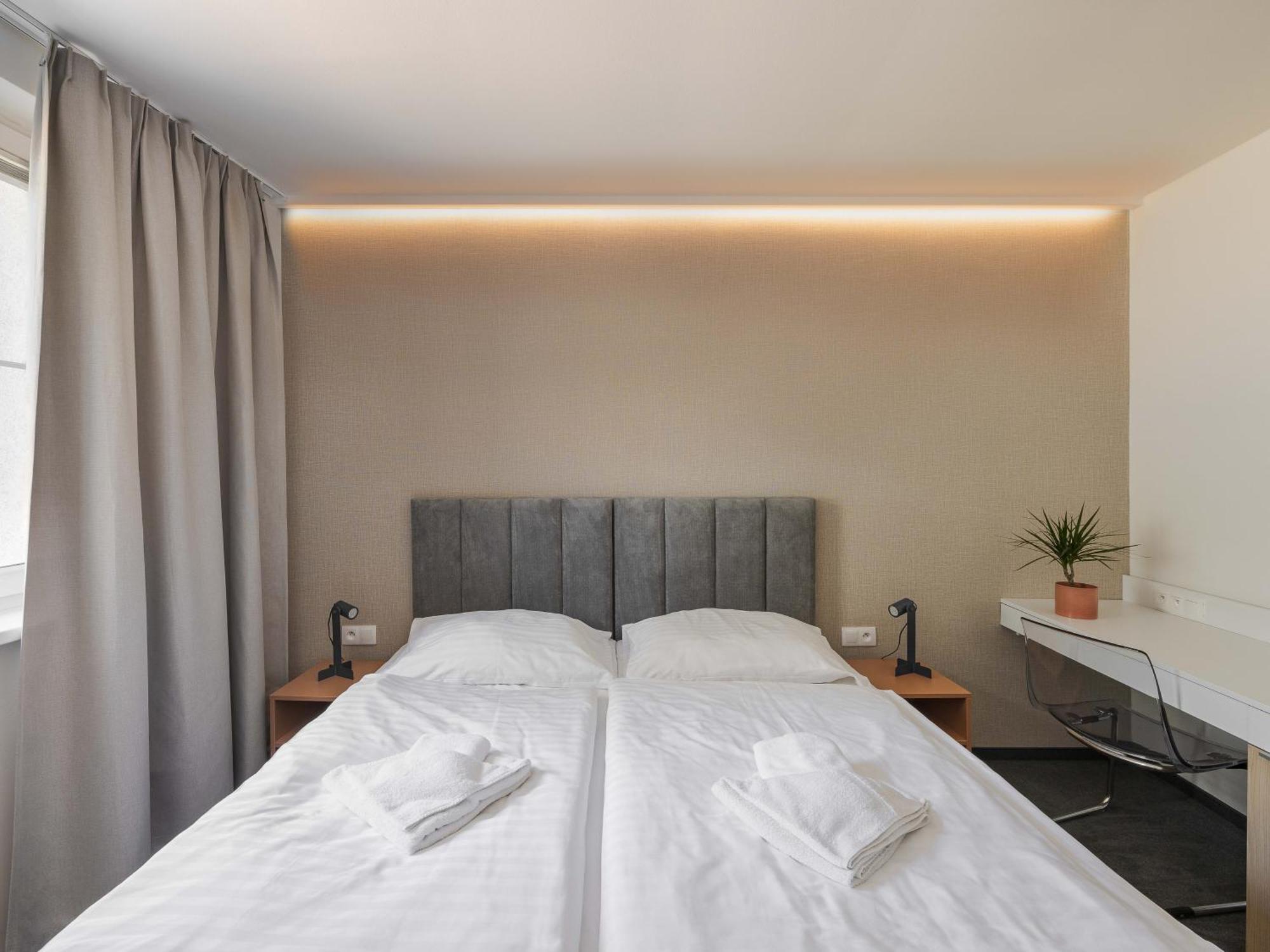 Hotel Taxis Bratislava - New Rooms Ngoại thất bức ảnh