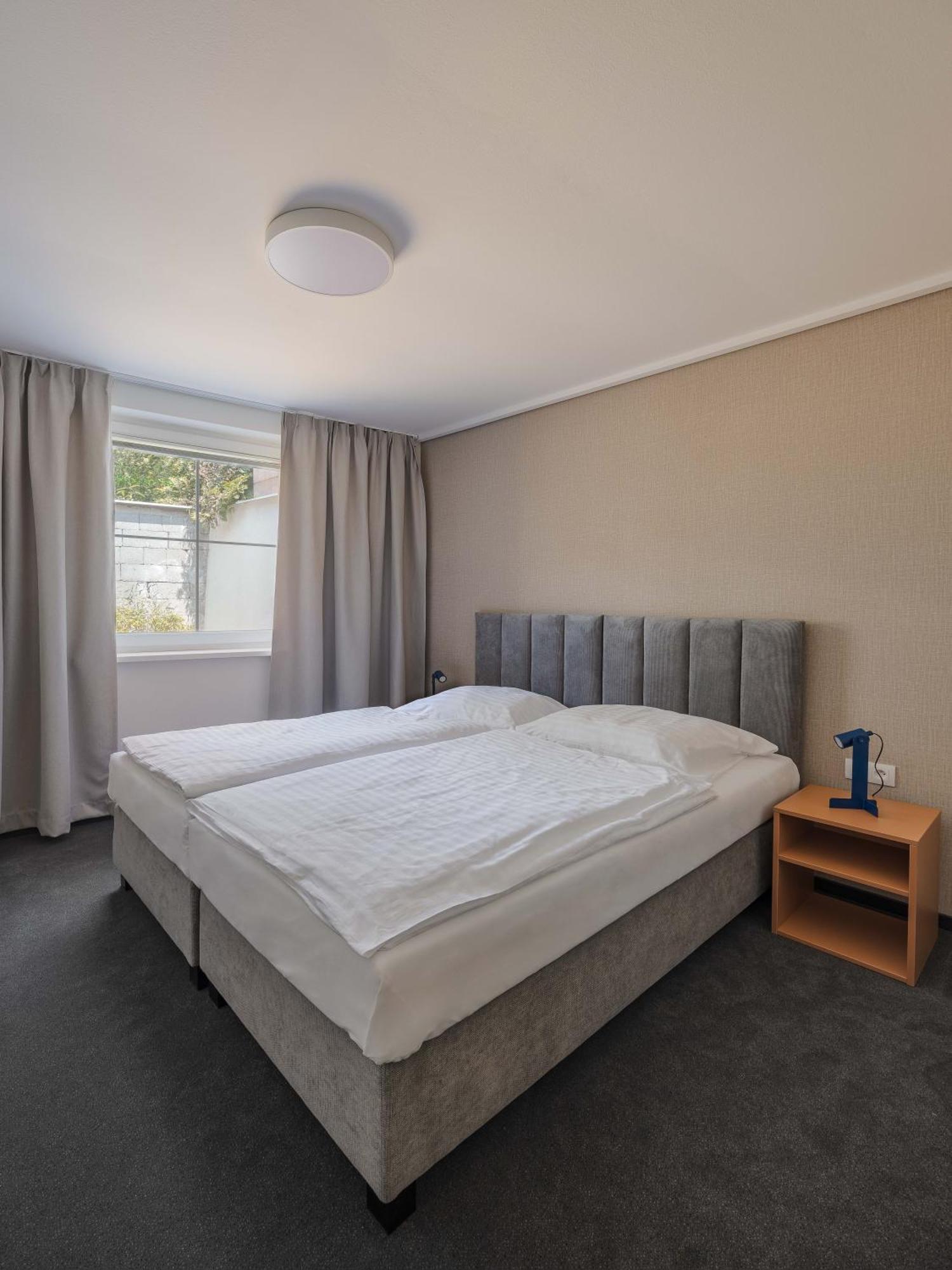 Hotel Taxis Bratislava - New Rooms Ngoại thất bức ảnh